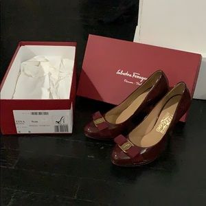 Like new Salvatore Ferragamo maroon color heels!